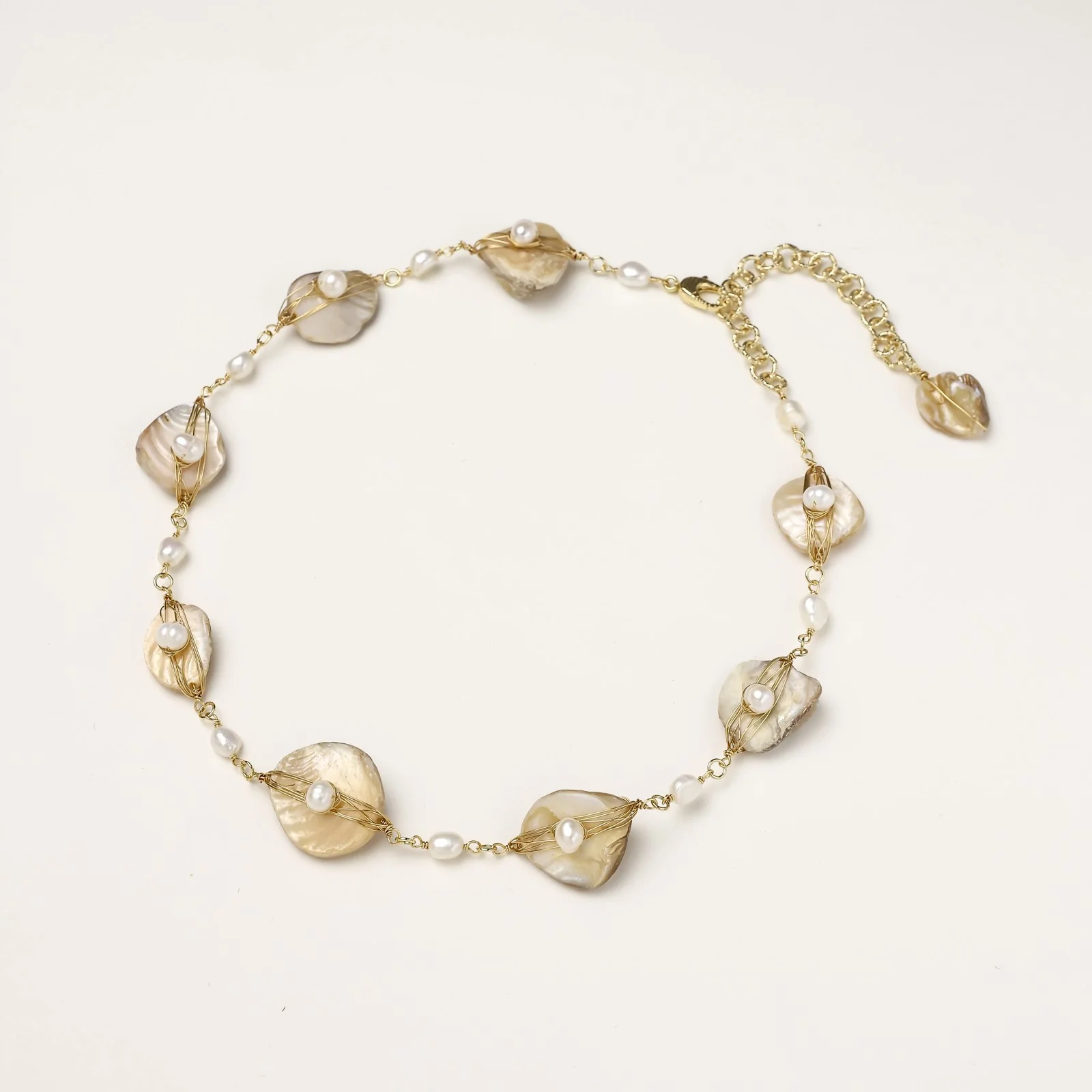 Golden Leaf Pearl Necklace - Image 3