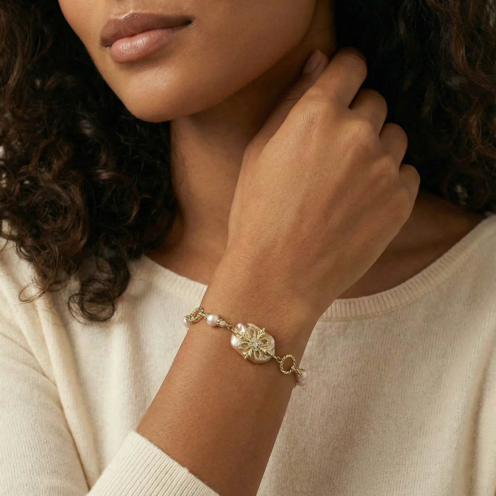 Baroque Pearl Bloom Bracelet - Image 2