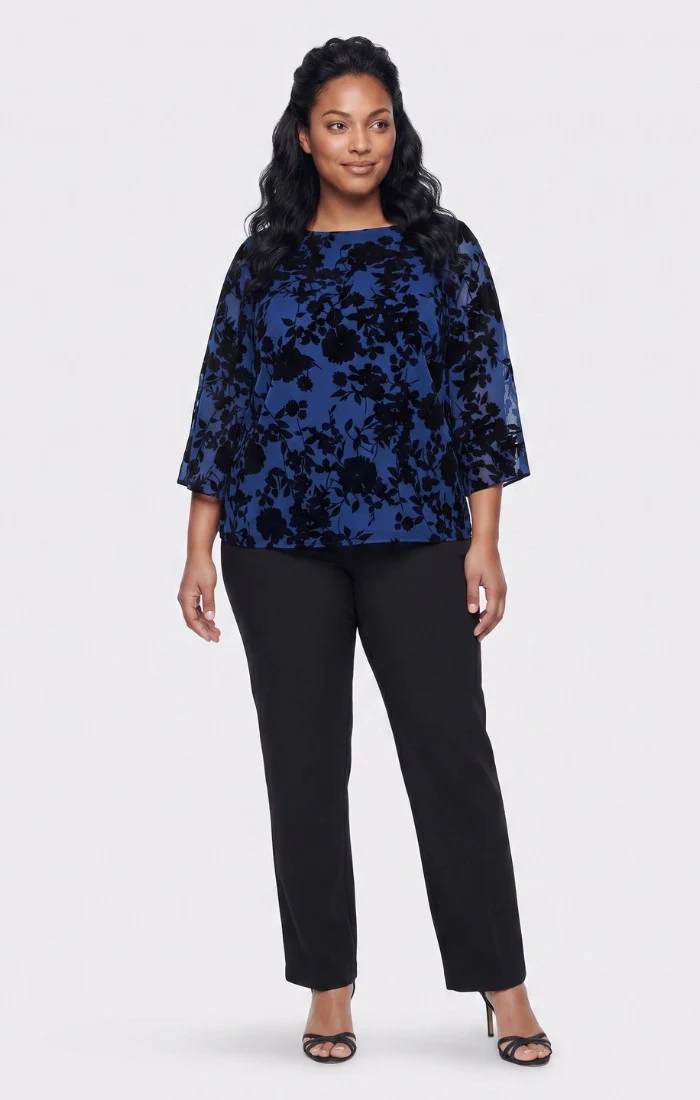 Plus 3/4 Sleeve Flocked Yoryu Blouse with Split Sleeve Detail - Image 2