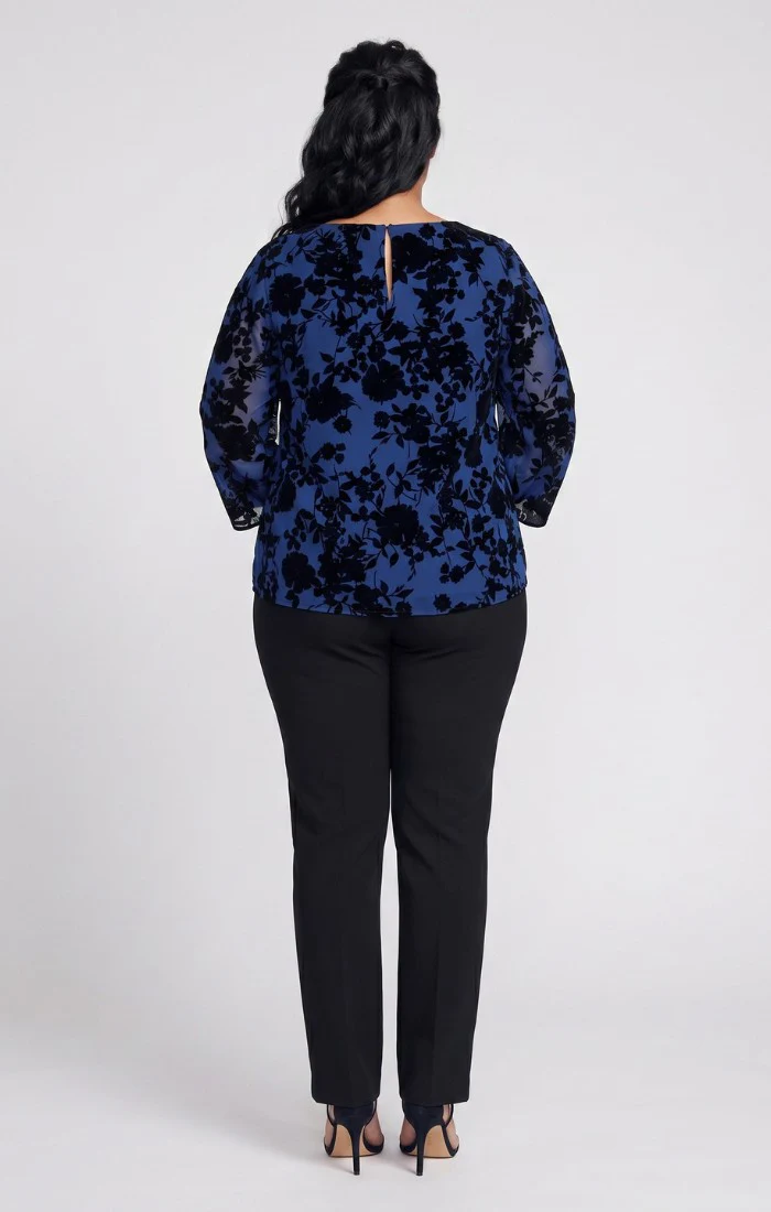 Plus 3/4 Sleeve Flocked Yoryu Blouse with Split Sleeve Detail - Image 3