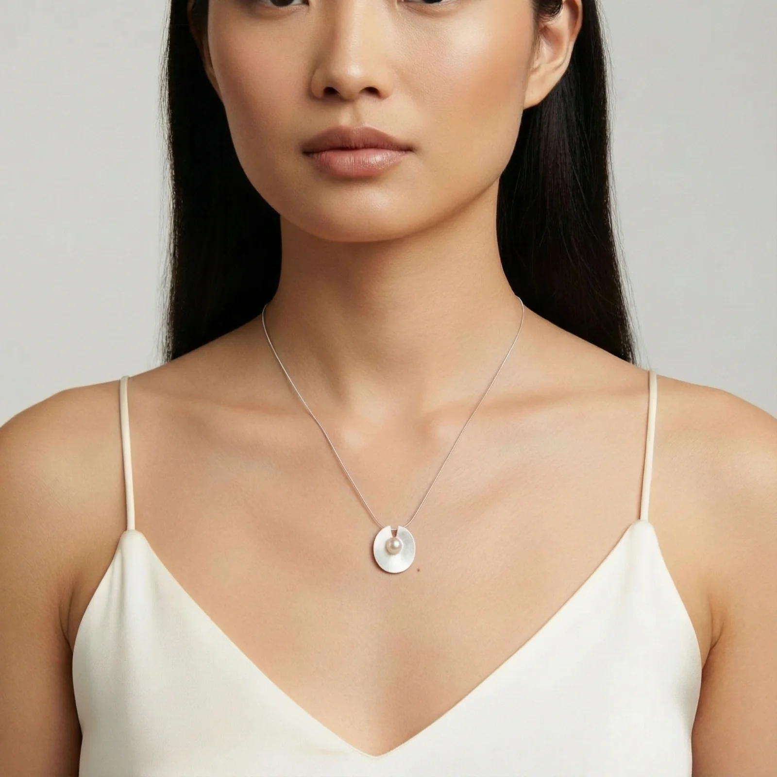 Luna Pearl Pendant - Image 2